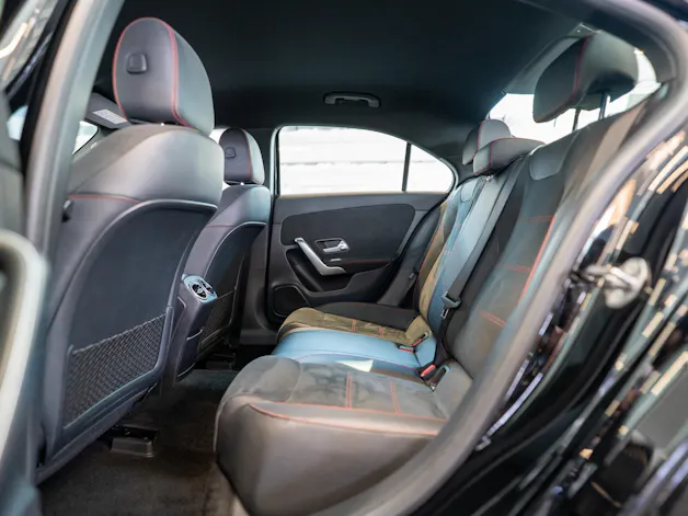 MERCEDES-BENZ A 200 AMG Line Limousine / Navi / Rückfahrkamera