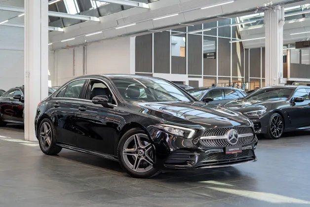 MERCEDES-BENZ A 200 AMG Line Limousine / Navi / Rückfahrkamera