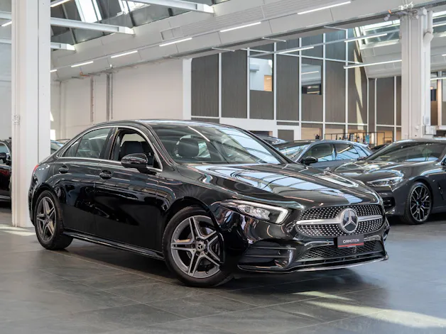 MERCEDES-BENZ A 200 AMG Line Limousine / Navi / Rückfahrkamera