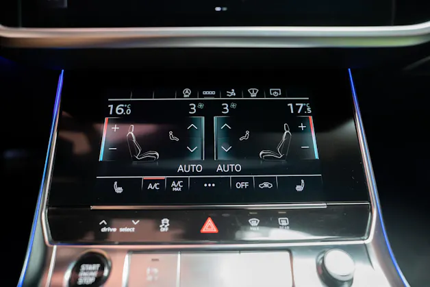 AUDI A7 Sportback 3.0 45 TDI quattro T-Tronic / S-Line / Glasdach / Rückfahrkamera