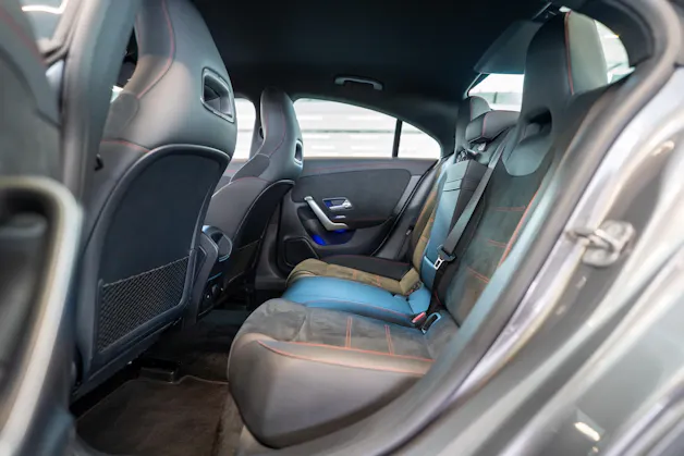 MERCEDES-BENZ CLA 200 AMG Line / Rückfahrkamera / Ambientebeleuchtung / Navi