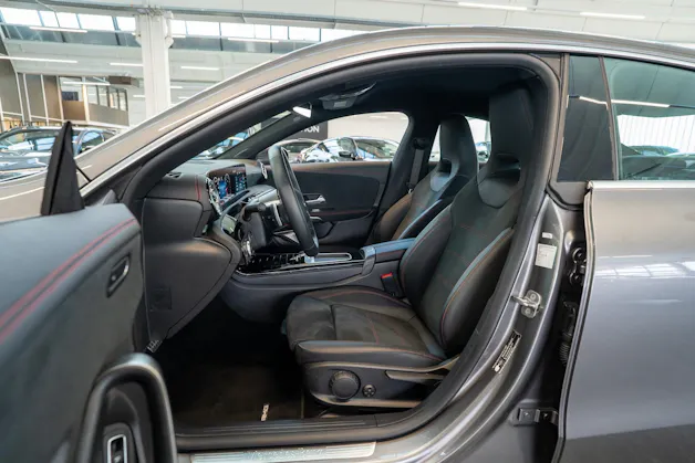 MERCEDES-BENZ CLA 200 AMG Line / Rückfahrkamera / Ambientebeleuchtung / Navi