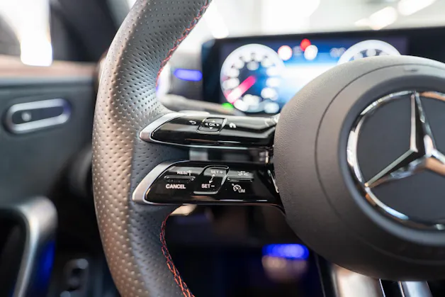 MERCEDES-BENZ CLA 200 AMG Line / Rückfahrkamera / Ambientebeleuchtung / Navi