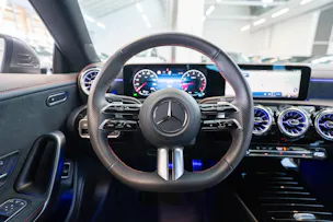 MERCEDES-BENZ CLA 200 AMG Line / Rückfahrkamera / Ambientebeleuchtung / Navi