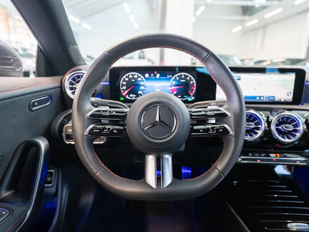 MERCEDES-BENZ CLA 200 AMG Line / Rückfahrkamera / Ambientebeleuchtung / Navi