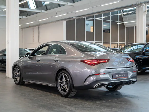 MERCEDES-BENZ CLA 200 AMG Line / Rückfahrkamera / Ambientebeleuchtung / Navi