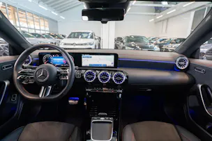 MERCEDES-BENZ CLA 200 AMG Line / Rückfahrkamera / Ambientebeleuchtung / Navi