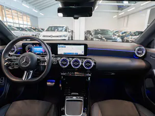 MERCEDES-BENZ CLA 200 AMG Line / Rückfahrkamera / Ambientebeleuchtung / Navi