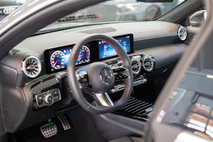 MERCEDES-BENZ CLA 200 AMG Line / Rückfahrkamera / Ambientebeleuchtung / Navi