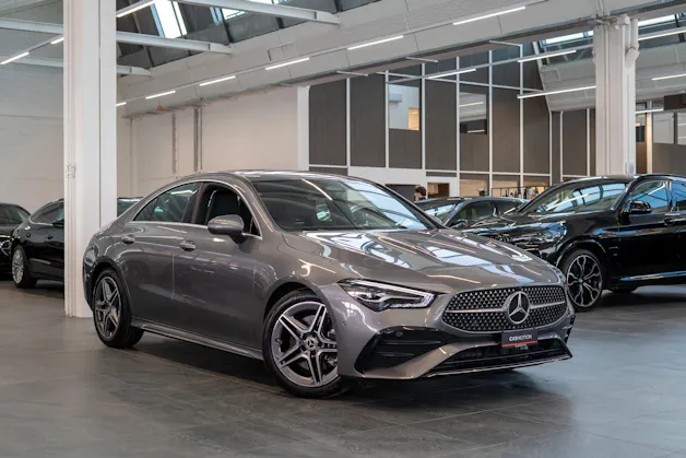 MERCEDES-BENZ CLA 200 AMG Line / Rückfahrkamera / Ambientebeleuchtung / Navi