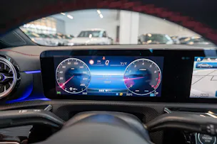 MERCEDES-BENZ CLA 200 AMG Line / Rückfahrkamera / Ambientebeleuchtung / Navi
