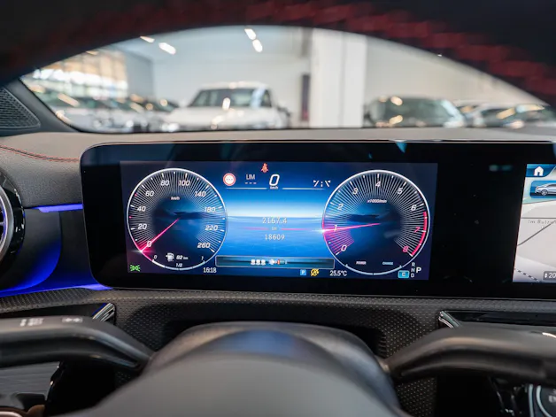 MERCEDES-BENZ CLA 200 AMG Line / Rückfahrkamera / Ambientebeleuchtung / Navi