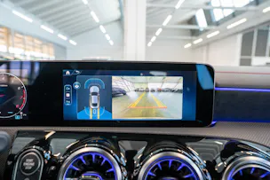 MERCEDES-BENZ CLA 200 AMG Line / Rückfahrkamera / Ambientebeleuchtung / Navi