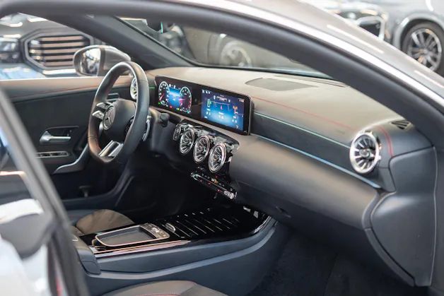 MERCEDES-BENZ CLA 200 AMG Line / Rückfahrkamera / Ambientebeleuchtung / Navi