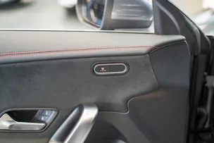 MERCEDES-BENZ CLA 200 AMG Line / Rückfahrkamera / Ambientebeleuchtung / Navi