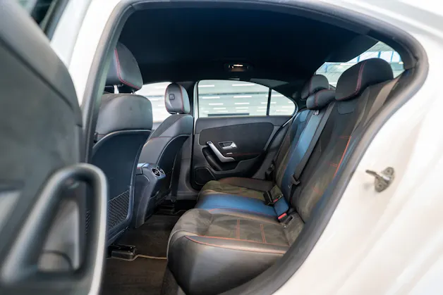 MERCEDES-BENZ A 180 AMG Line Limousine
