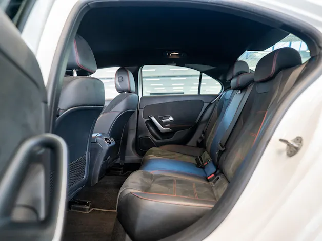 MERCEDES-BENZ A 180 AMG Line Limousine