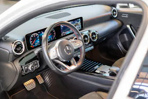 MERCEDES-BENZ A 180 AMG Line Limousine