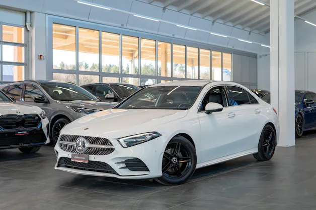 MERCEDES-BENZ A 180 AMG Line Limousine