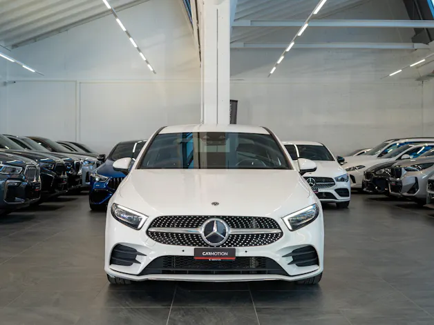 MERCEDES-BENZ A 180 AMG Line Limousine