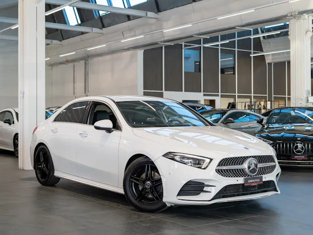 MERCEDES-BENZ A 180 AMG Line Limousine