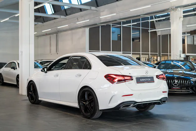 MERCEDES-BENZ A 180 AMG Line Limousine