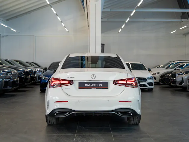 MERCEDES-BENZ A 180 AMG Line Limousine