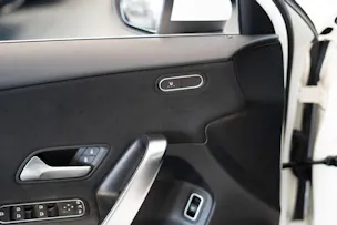 MERCEDES-BENZ A 180 AMG Line Limousine