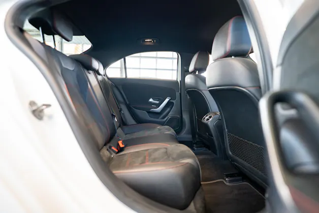 MERCEDES-BENZ A 180 AMG Line Limousine