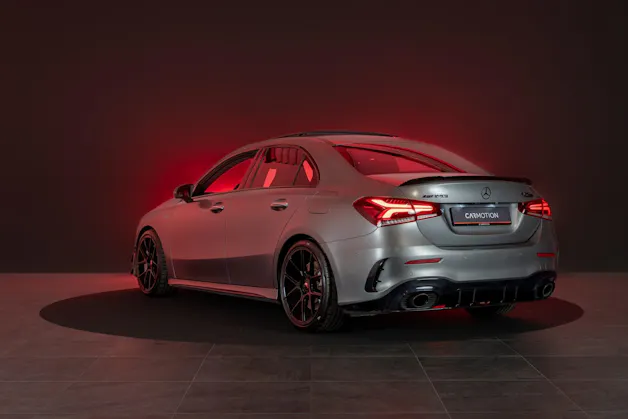 MERCEDES-BENZ A 35 AMG 4matic Limousine / CH-Fahrzeug / Panorama / el.Sitze