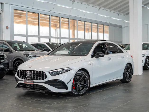 MERCEDES-BENZ A 35 AMG 4matic Limousine / Facelift / Performance Auspuff / Panorama