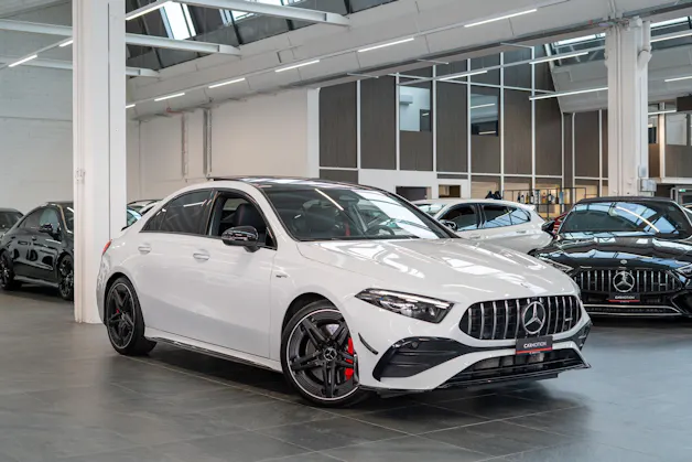 MERCEDES-BENZ A 35 AMG 4matic Limousine / Facelift / Performance Auspuff / Panorama