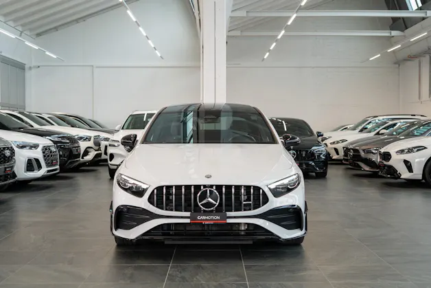 MERCEDES-BENZ A 35 AMG 4matic Limousine / Facelift / Performance Auspuff / Panorama