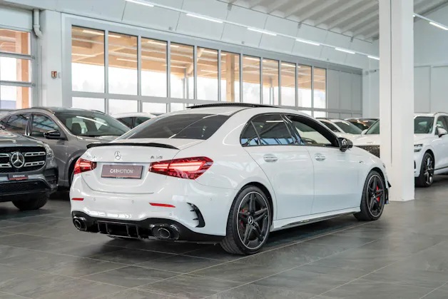 MERCEDES-BENZ A 35 AMG 4matic Limousine / Facelift / Performance Auspuff / Panorama