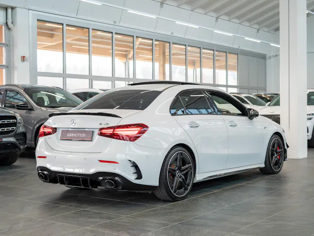 MERCEDES-BENZ A 35 AMG 4matic Limousine / Facelift / Performance Auspuff / Panorama