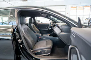 MERCEDES-BENZ CLA 180 Progressive / Facelift / Rückfahrkamera / Sitzheizung