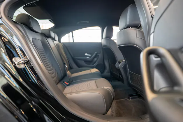 MERCEDES-BENZ CLA 180 Progressive / Facelift / Rückfahrkamera / Sitzheizung