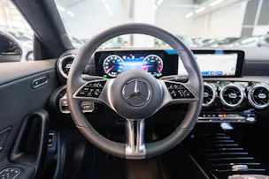 MERCEDES-BENZ CLA 180 Progressive / Facelift / Rückfahrkamera / Sitzheizung