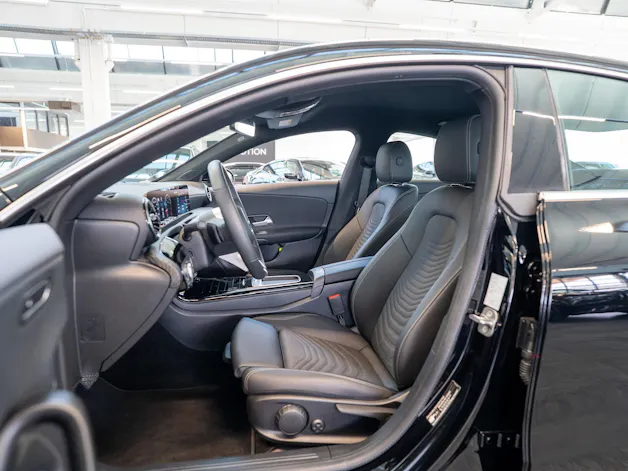 MERCEDES-BENZ CLA 180 Progressive / Facelift / Rückfahrkamera / Sitzheizung