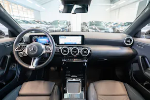 MERCEDES-BENZ CLA 180 Progressive / Facelift / Rückfahrkamera / Sitzheizung