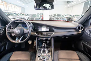 ALFA ROMEO Giulia 2.0 Q4 TI Edition / Memory Sitze / Voll-Leder / Navi