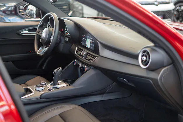 ALFA ROMEO Giulia 2.0 Q4 TI Edition / Memory Sitze / Voll-Leder / Navi