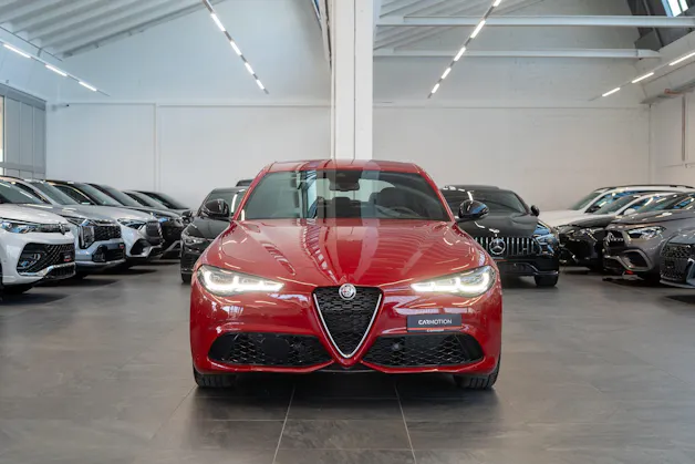 ALFA ROMEO Giulia 2.0 Q4 TI Edition / Memory Sitze / Voll-Leder / Navi