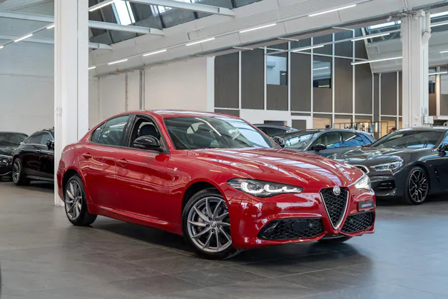 ALFA ROMEO Giulia 2.0 Q4 TI Edition / Memory Sitze / Voll-Leder / Navi