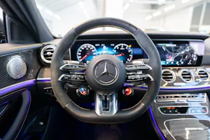MERCEDES-BENZ E 63 S AMG 4matic+ / Final Edition 1 of 999 / Panorama-Schiebedach / Head-Up Display / Burmester