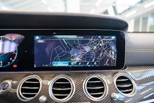 MERCEDES-BENZ E 63 S AMG 4matic+ / Final Edition 1 of 999 / Panorama-Schiebedach / Head-Up Display / Burmester