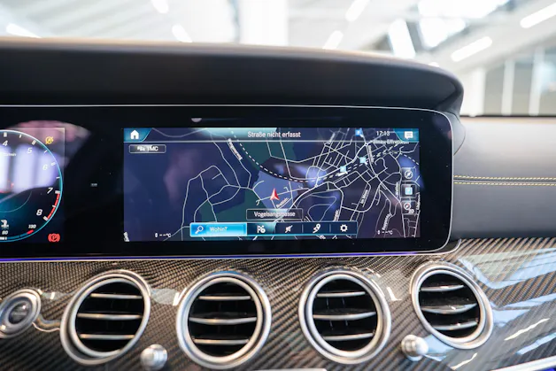 MERCEDES-BENZ E 63 S AMG 4matic+ / Final Edition 1 of 999 / Panorama-Schiebedach / Head-Up Display / Burmester