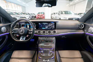 MERCEDES-BENZ E 63 S AMG 4matic+ / Final Edition 1 of 999 / Panorama-Schiebedach / Head-Up Display / Burmester