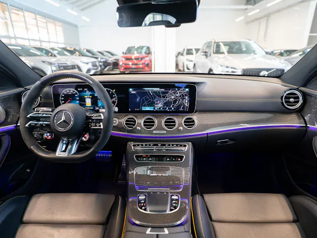 MERCEDES-BENZ E 63 S AMG 4matic+ / Final Edition 1 of 999 / Panorama-Schiebedach / Head-Up Display / Burmester