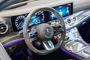 MERCEDES-BENZ E 63 S AMG 4matic+ / Final Edition 1 of 999 / Panorama-Schiebedach / Head-Up Display / Burmester